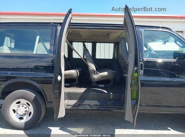 1GAWGEFGXJ1288878 2018 CHEVROLET EXPRESS Black Widok naklejki z numerem VIN