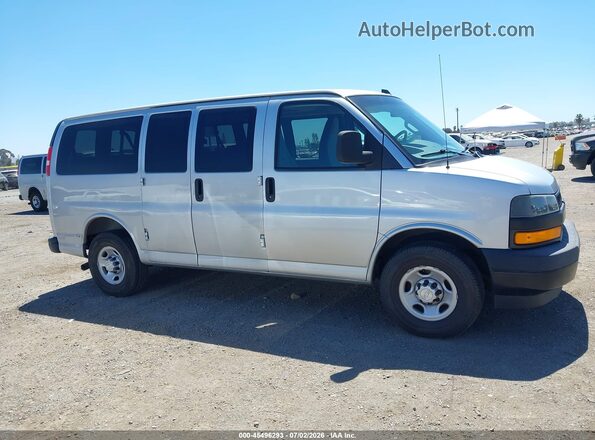 1GAWGEFGXK1288199 2019 CHEVROLET EXPRESS Silver 360 interior view