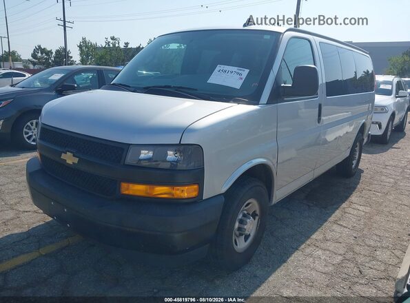 1GAWGEFGXK1341659 2019 CHEVROLET EXPRESS Silver Առջևի ձախ երեք քառորդ տեսարան