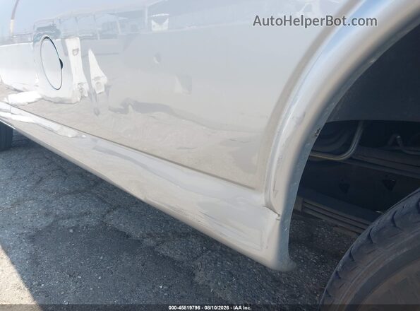 1GAWGEFGXK1341659 2019 CHEVROLET EXPRESS Silver Սարքավորումների վահանակի տեսք