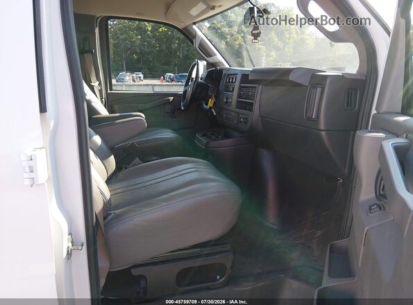 1GAWGEFP1P1120930 2023 CHEVROLET EXPRESS White Front interior view