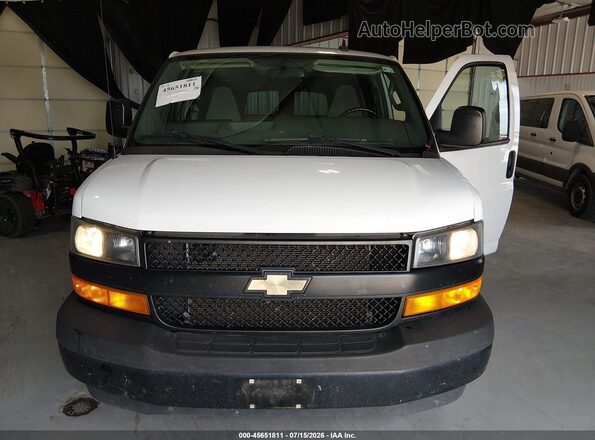 1GAWGEFP6L1255914 2020 CHEVROLET EXPRESS Белый Вид спереди