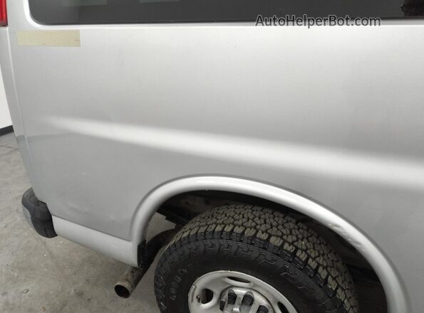 1GAWGFFP6J1335569 2018 CHEVROLET EXPRESS Silver 