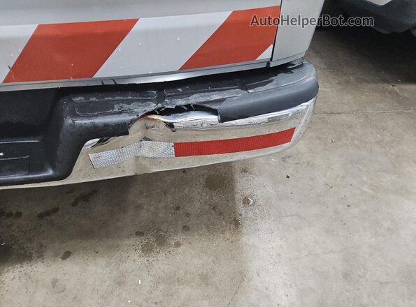 1GAWGFFP6J1335569 2018 CHEVROLET EXPRESS Silver 