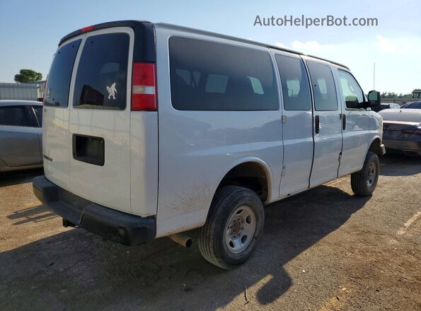 1GAZGLFG4H1132489 2017 CHEVROLET EXPRESS White Trasero derecho