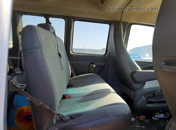 1GAZGLFG4H1132489 2017 CHEVROLET EXPRESS White Vista interior trasera