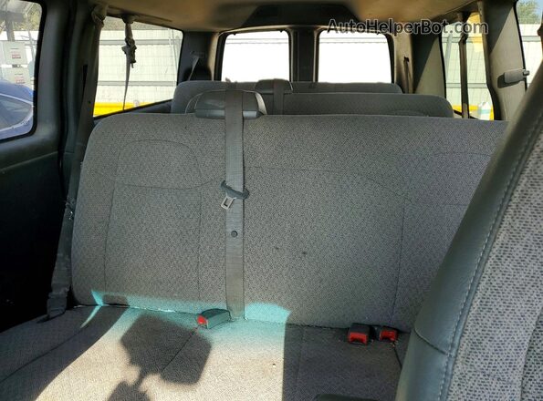 1GAZGLFG4H1132489 2017 CHEVROLET EXPRESS White Vista de los asientos traseros
