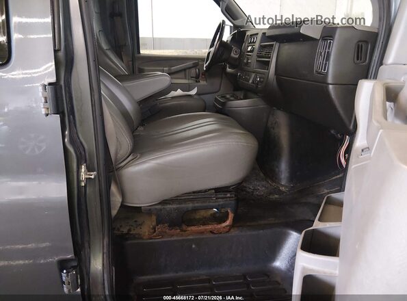 1GAZGNFFXH1300896 2017 CHEVROLET EXPRESS Gray Սալոնի դիմացի տեսք
