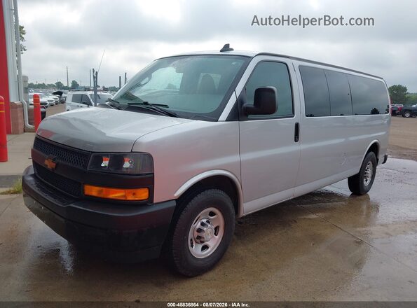 1GAZGNFG1L1256403 2020 CHEVROLET EXPRESS Серебряный Передняя левая четверть