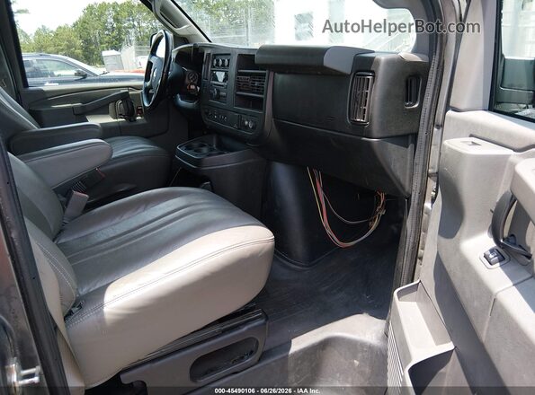 1GAZGNFG2H1269202 2017 CHEVROLET EXPRESS Dark Blue Vista interior delantera