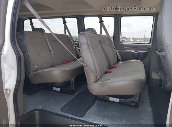 1GAZGNFG2K1334007 2019 CHEVROLET EXPRESS White Вид наклейки з VIN-кодом