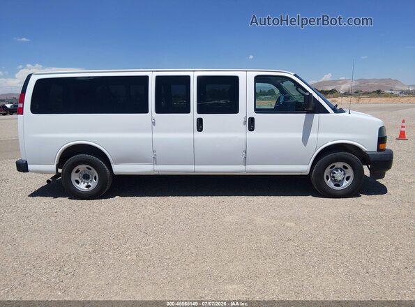 1GAZGNFG2L1251517 2020 CHEVROLET EXPRESS Белый Вид задней части салона