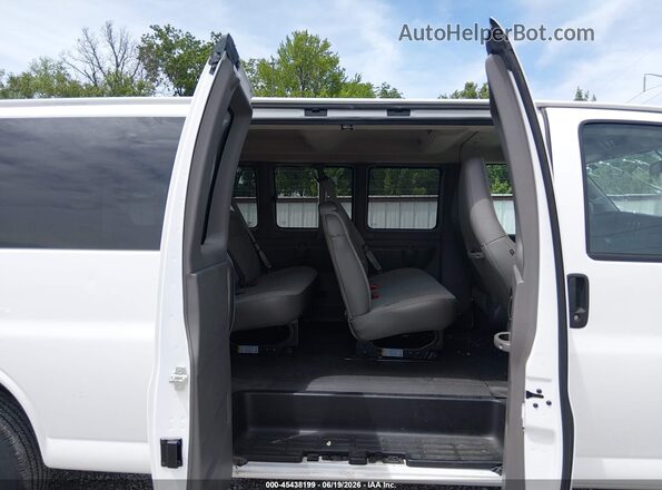 1GAZGNFG3L1235374 2020 CHEVROLET EXPRESS White Widok naklejki z numerem VIN