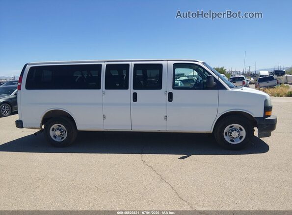 1GAZGNFG9K1290264 2019 CHEVROLET EXPRESS White 360 interior view