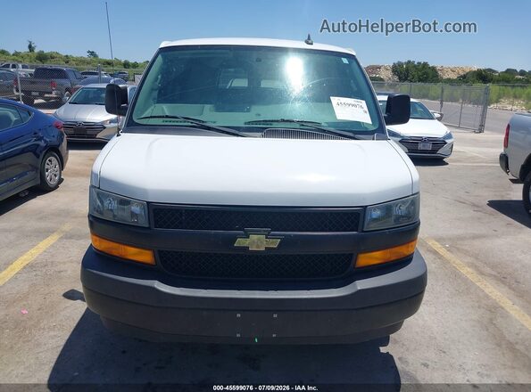 1GAZGNFP2L1256801 2020 CHEVROLET EXPRESS Белый Вид задней части салона