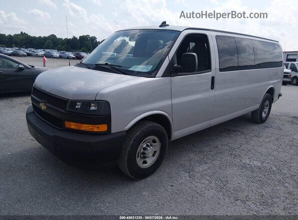 1GAZGNFP4L1256332 2020 CHEVROLET EXPRESS Silver Vista tres cuartos delantera izquierda