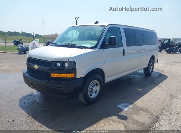 1GAZGNFP5P1115081 2023 CHEVROLET EXPRESS Silver Передня ліва чверть