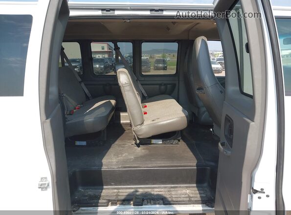 1GAZGNFP5R1204751 2024 CHEVROLET EXPRESS White Vista de la etiqueta del VIN