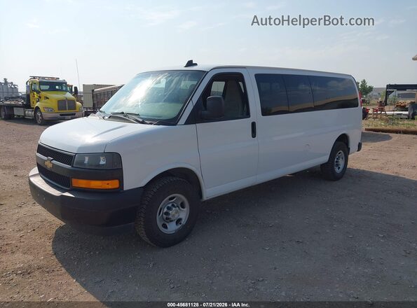 1GAZGNFP5R1204751 2024 CHEVROLET EXPRESS White Vista tres cuartos delantera izquierda