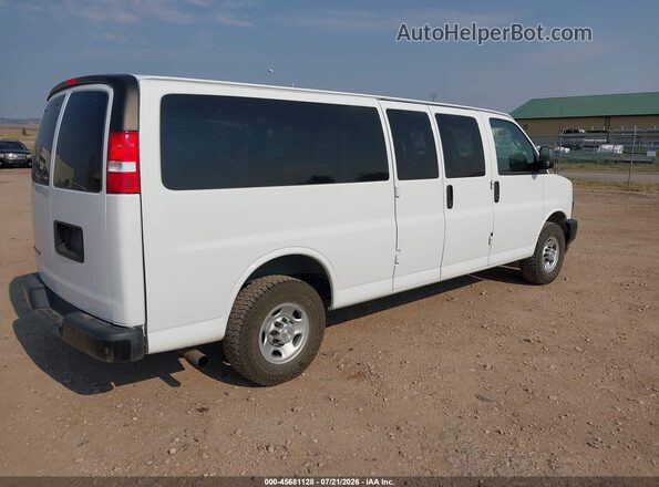1GAZGNFP5R1204751 2024 CHEVROLET EXPRESS White Trasero derecho