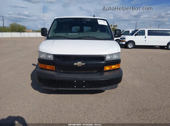 1GAZGNFP6M1153866 2021 CHEVROLET EXPRESS Белый Вид панели приборов