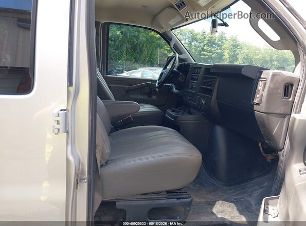 1GAZGNFP8L1273067 2020 CHEVROLET EXPRESS Silver Front interior view