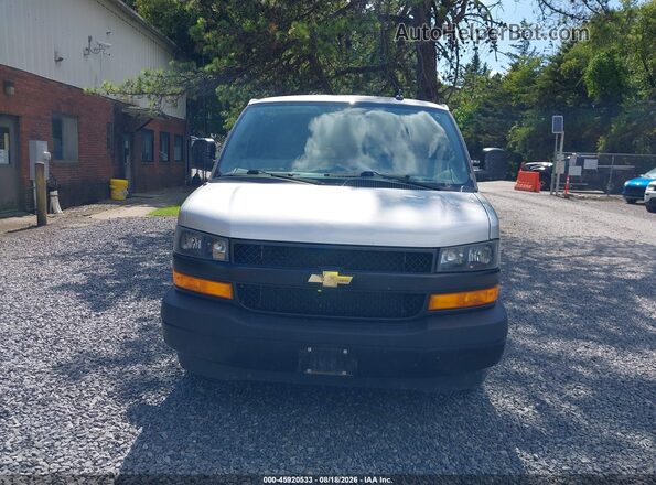 1GAZGNFP8L1273067 2020 CHEVROLET EXPRESS Silver 360 interior view