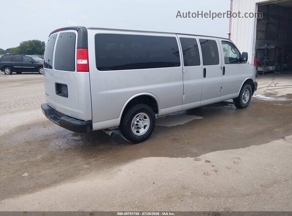 1GAZGNFP8M1154405 2021 CHEVROLET EXPRESS Серебряный Задняя правая четверть