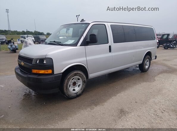 1GAZGNFP8M1154405 2021 CHEVROLET EXPRESS Серебряный Передняя левая четверть