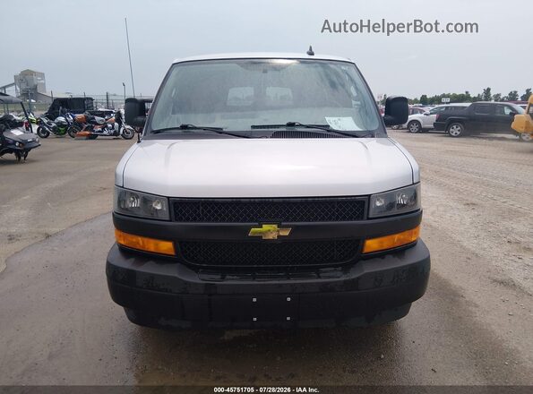 1GAZGNFP8M1154405 2021 CHEVROLET EXPRESS Серебряный Вид щитка приборов