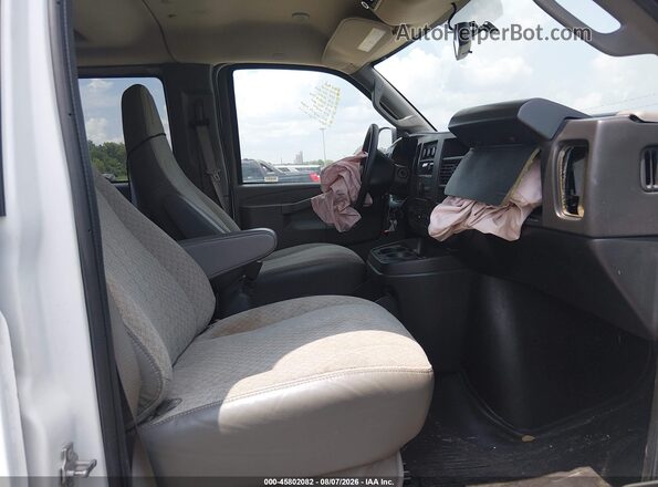 1GAZGNFP9P1195047 2023 CHEVROLET EXPRESS White Vista interior delantera