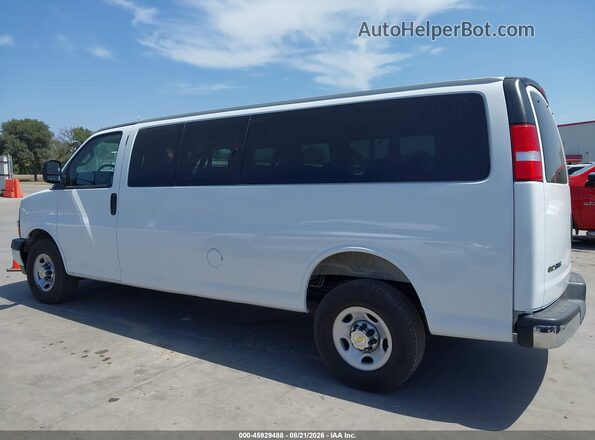 1GAZGPF70S1150342 2025 CHEVROLET EXPRESS White Widok wnętrza 360 stopni