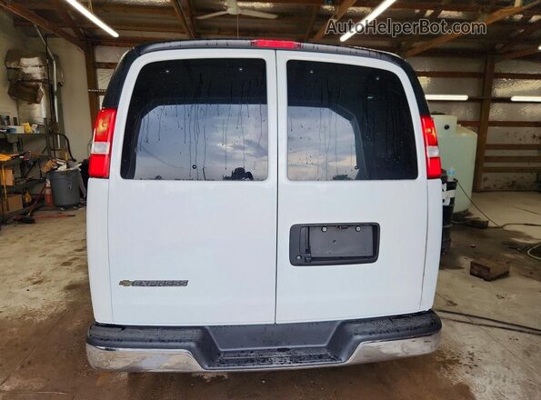 1GAZGPF74R1234965 2024 CHEVROLET EXPRESS White Vista trasera