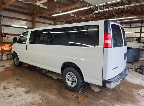 1GAZGPF74R1234965 2024 CHEVROLET EXPRESS White Trasero izquierdo