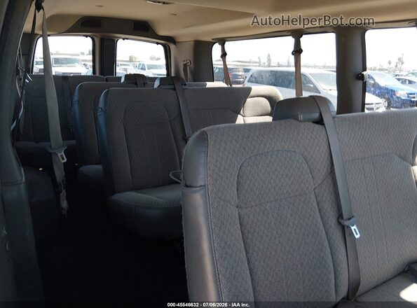 1GAZGPFF2H1273365 2017 CHEVROLET EXPRESS Silver Widok naklejki z numerem VIN