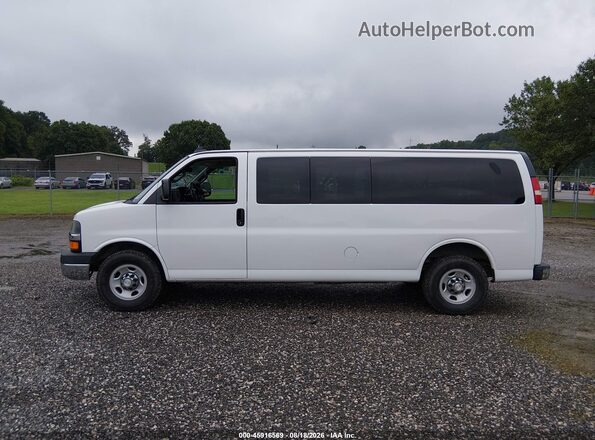 1GAZGPFF3G1316769 2016 CHEVROLET EXPRESS White სალონის 360-გრადუსიანი ხედი