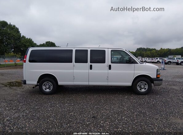1GAZGPFF3G1316769 2016 CHEVROLET EXPRESS White უკანა სალონის ხედი