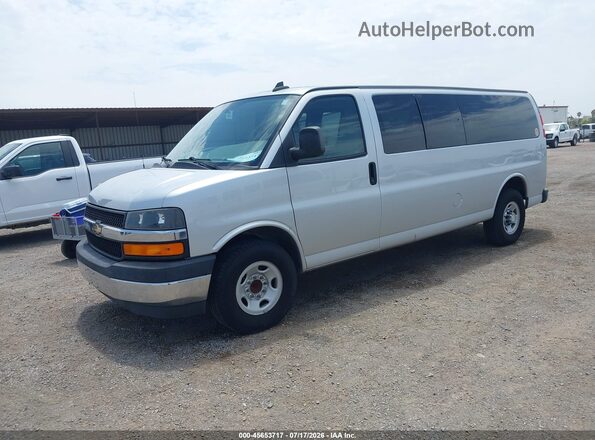 1GAZGPFF6H1272915 2017 CHEVROLET EXPRESS Silver Передня ліва чверть