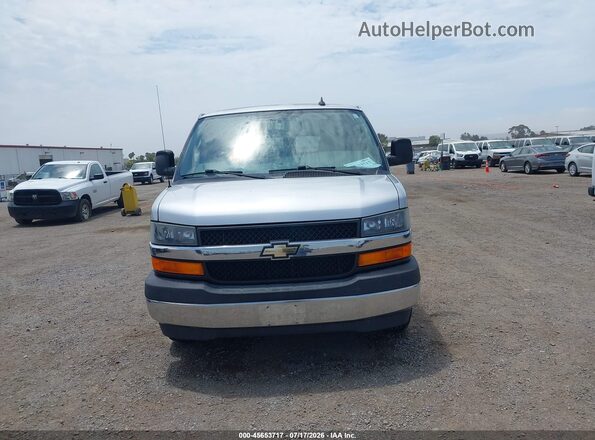 1GAZGPFF6H1272915 2017 CHEVROLET EXPRESS Silver Вид задньої частини салону