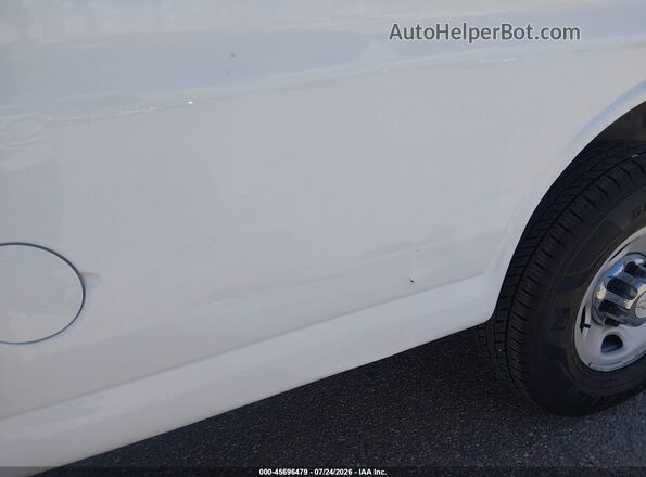 1GAZGPFF8H1225689 2017 CHEVROLET EXPRESS White Widok z przodu