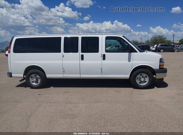 1GAZGPFF8H1225689 2017 CHEVROLET EXPRESS White Widok zestawu wskaźników