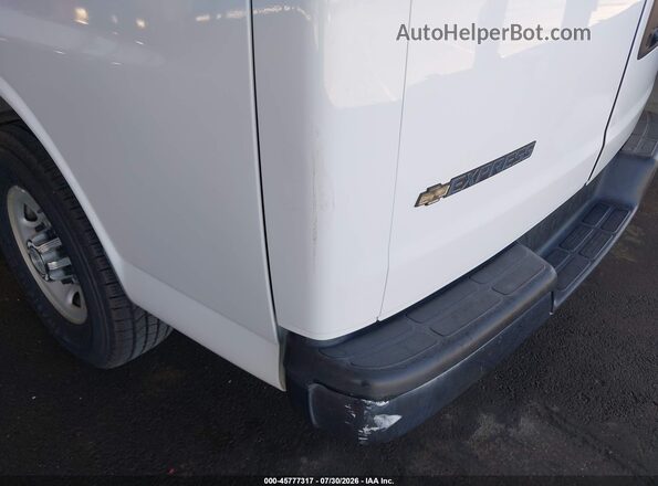 1GAZGPFF9H1272987 2017 CHEVROLET EXPRESS White Widok wnętrza z tyłu
