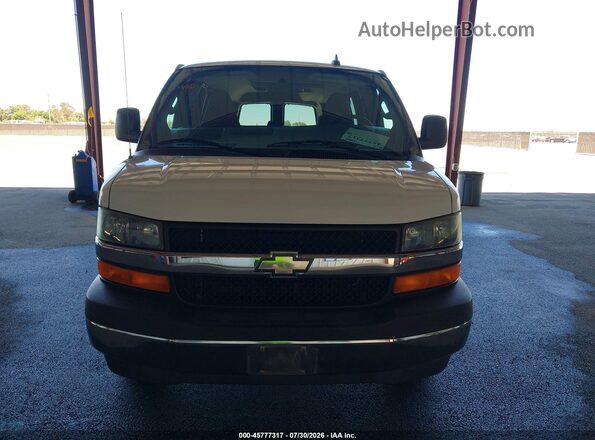 1GAZGPFF9H1272987 2017 CHEVROLET EXPRESS White Widok wnętrza 360 stopni