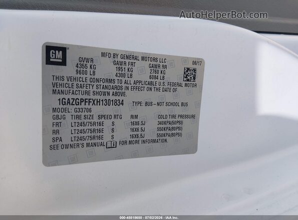 1GAZGPFFXH1301834 2017 CHEVROLET EXPRESS White Widok komory silnika
