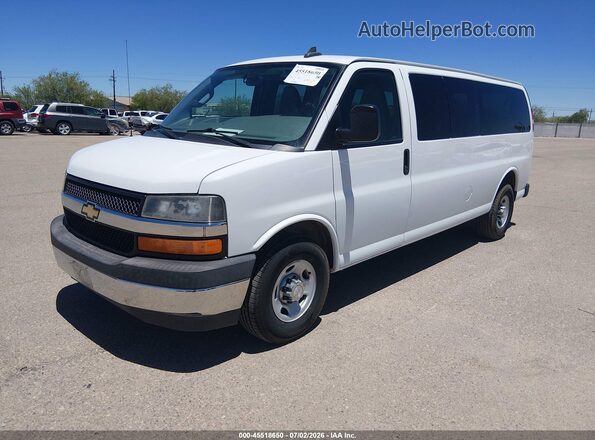 1GAZGPFFXH1301834 2017 CHEVROLET EXPRESS White Przód lewy
