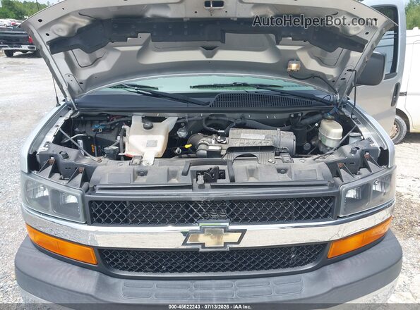 1GAZGPFG0J1161582 2018 CHEVROLET EXPRESS Gray უკანა ხედი