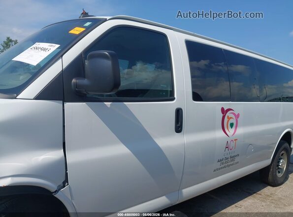 1GAZGPFG0K1283103 2019 CHEVROLET EXPRESS White Панорамний вид салону 360°
