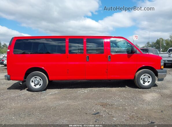 1GAZGPFG2H1109607 2017 CHEVROLET EXPRESS Red Вид задньої частини салону