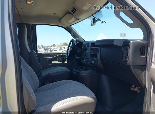 1GAZGPFG2J1299754 2018 CHEVROLET EXPRESS Silver წინა სალონის ხედი