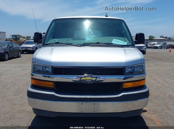1GAZGPFG2J1299754 2018 CHEVROLET EXPRESS Silver ხელსაწყოთა პანელის ხედი